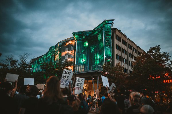 Le pouvoir de l'expression nom de Dieu dans la vie moderne