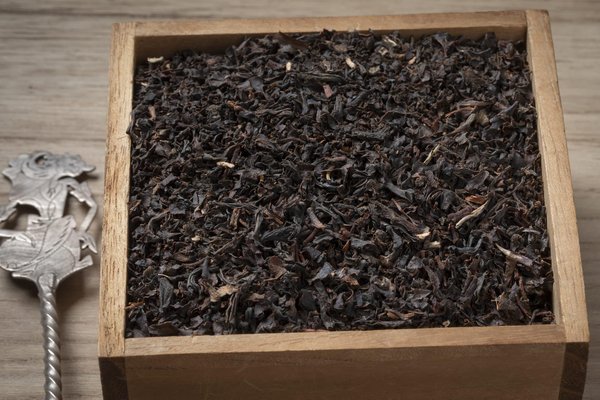 Comment les marionnettes traditionnelles indonésiennes Wayang racontent-elles les histoires mythologiques ?