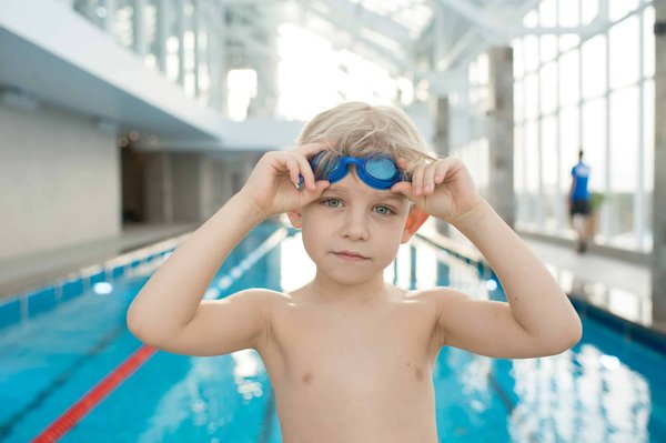 Guide ultime : meilleures lunettes natation enfant